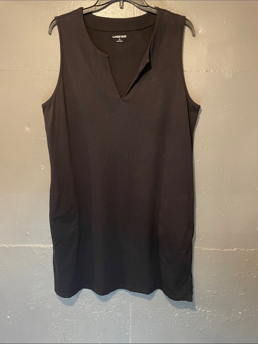 Lands' End Black Sleeveless V-Notch Shift Dress